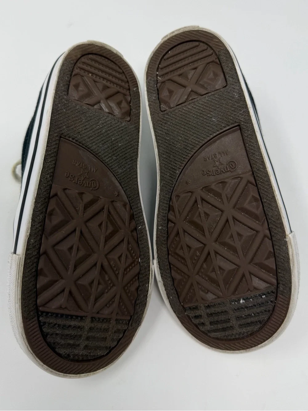 Converse Kids' Black Low Top Canvas Sneakers Sz.9